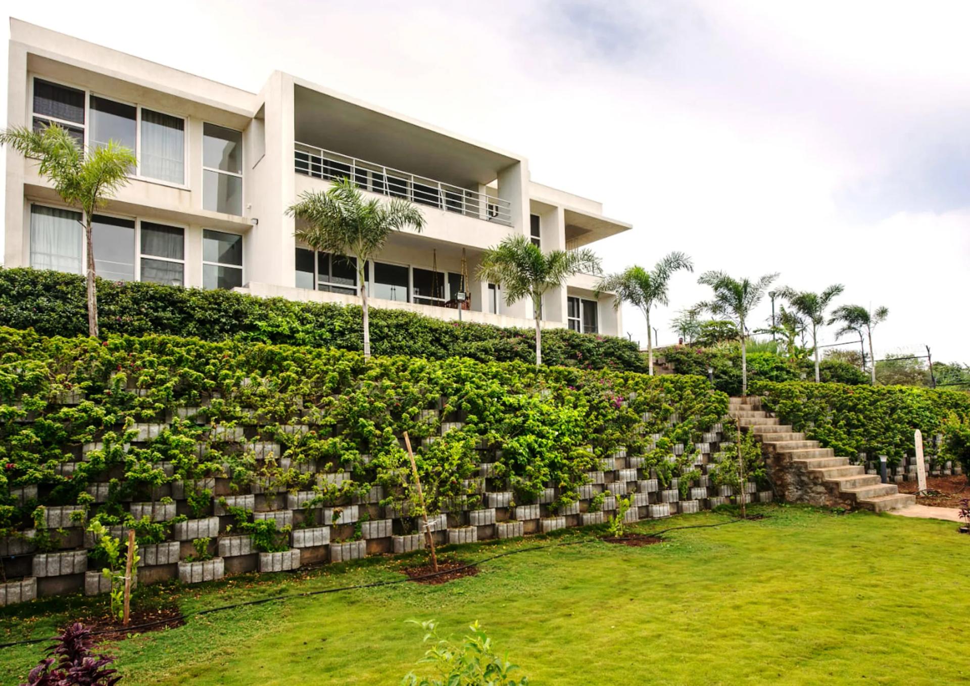 SkyGram Five villa