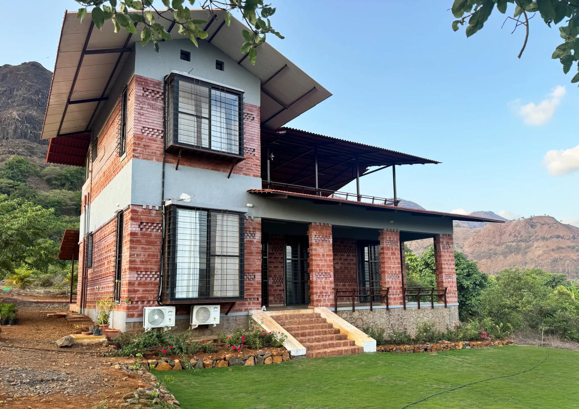 SkyGram Raha Villa